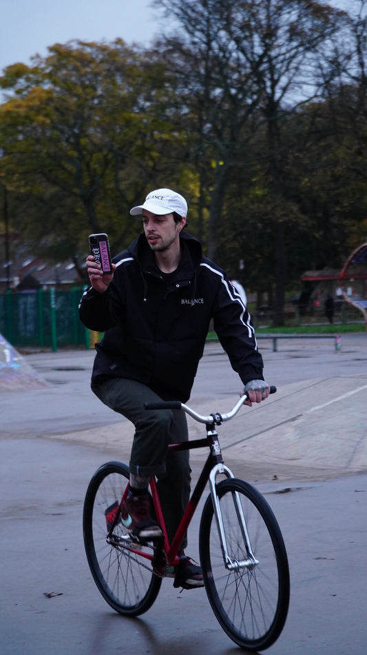 Trick Track and Fixed Gear Freestyle: A Dive into the World of Urban Fixed-Gear Tricks